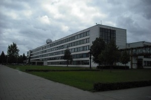 KTU_elektronikos_rumai_kz (c) KaunoZinios.lt archyvo nuotr.KTU Elektronikos rūmai (projekto autorius V. J. Dičius).