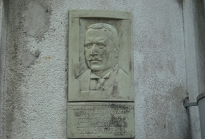 memorialinė lenta. Memorialinė lenta ant namo V. Putvinskio g. 68, kuriame 1931–1937 m. gyveno Jonas Vileišis (1872–1942)