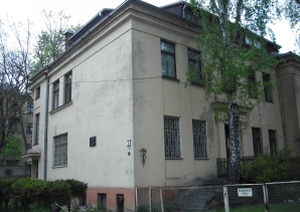 Namas V. Putvinskio g. 33, kuriame 1952–1970 m. gyveno T. Ivanauskas (c) kaunozinios.lt archyvo nuotr.