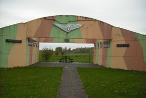Memorialas (c) kaunozinios.lt archyvo nuotr.Lietuvos karo aviacijos memorialas Veiverių g. 132