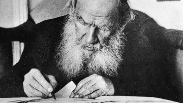 Levas Tolstojus rašo